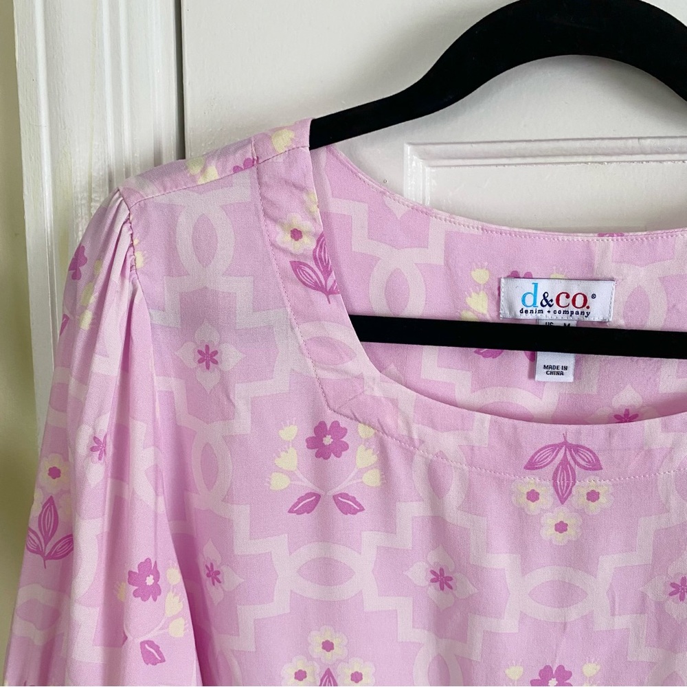 NWOT D&Co QVC Pink Floral Print Top Womens Size Medium Ruffle Bell Sleeve Blouse - Picture 4 of 9
